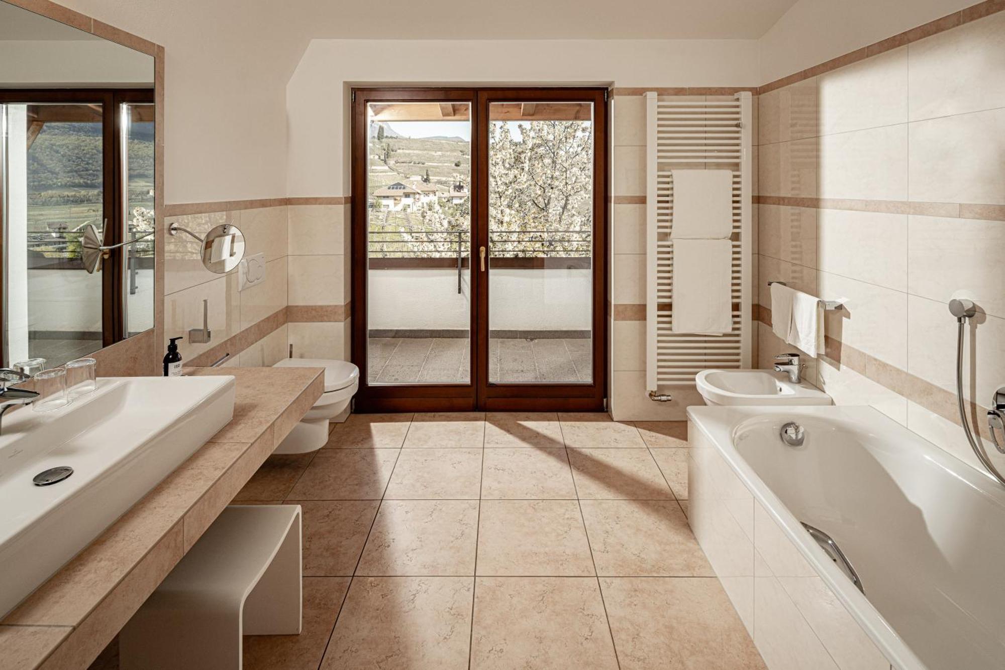 Hotel Haus Am Hang Caldaro Quarto foto